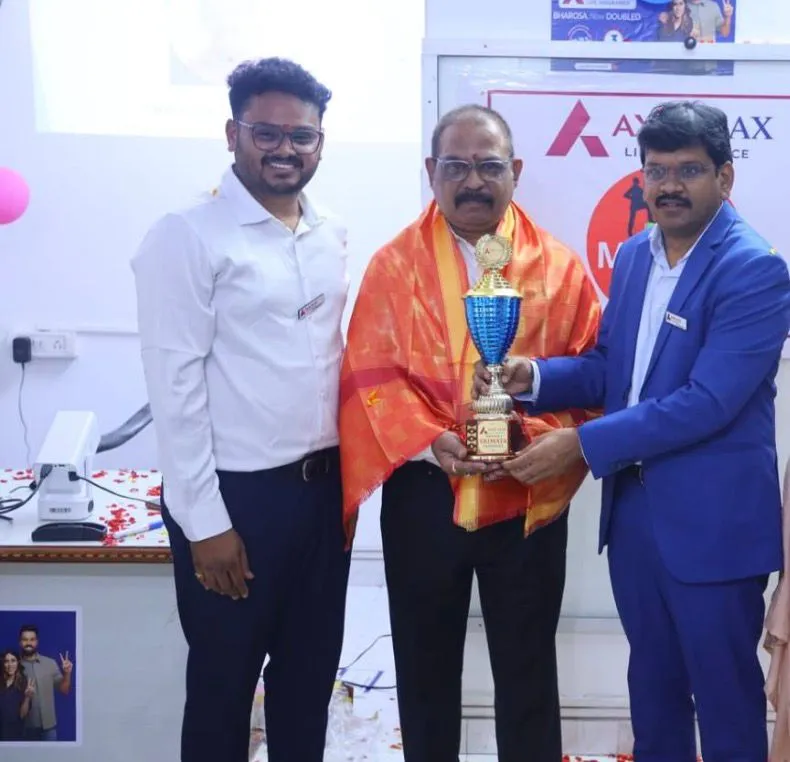Ranganath sir receiving the DCBA completion award at Srimata Associates